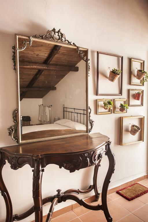 The Church Naples Chambre photo